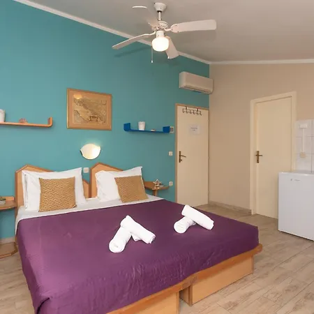 Pansion Pirat Bed & Breakfast Petrcane Exterior photo