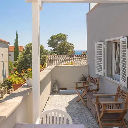 Pansion Pirat Bed & Breakfast Petrcane Exterior photo
